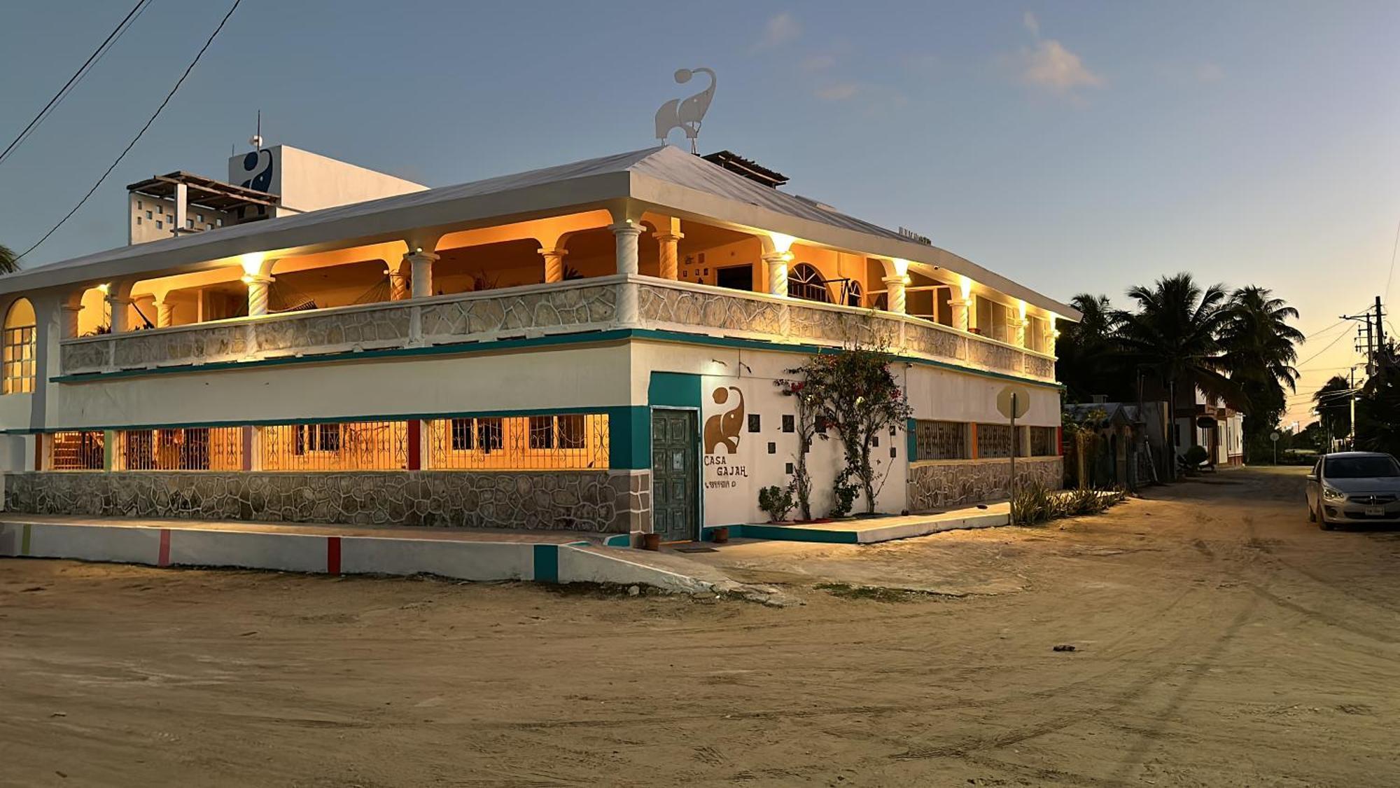 Casa Gajah Hotel Cuyo Dış mekan fotoğraf