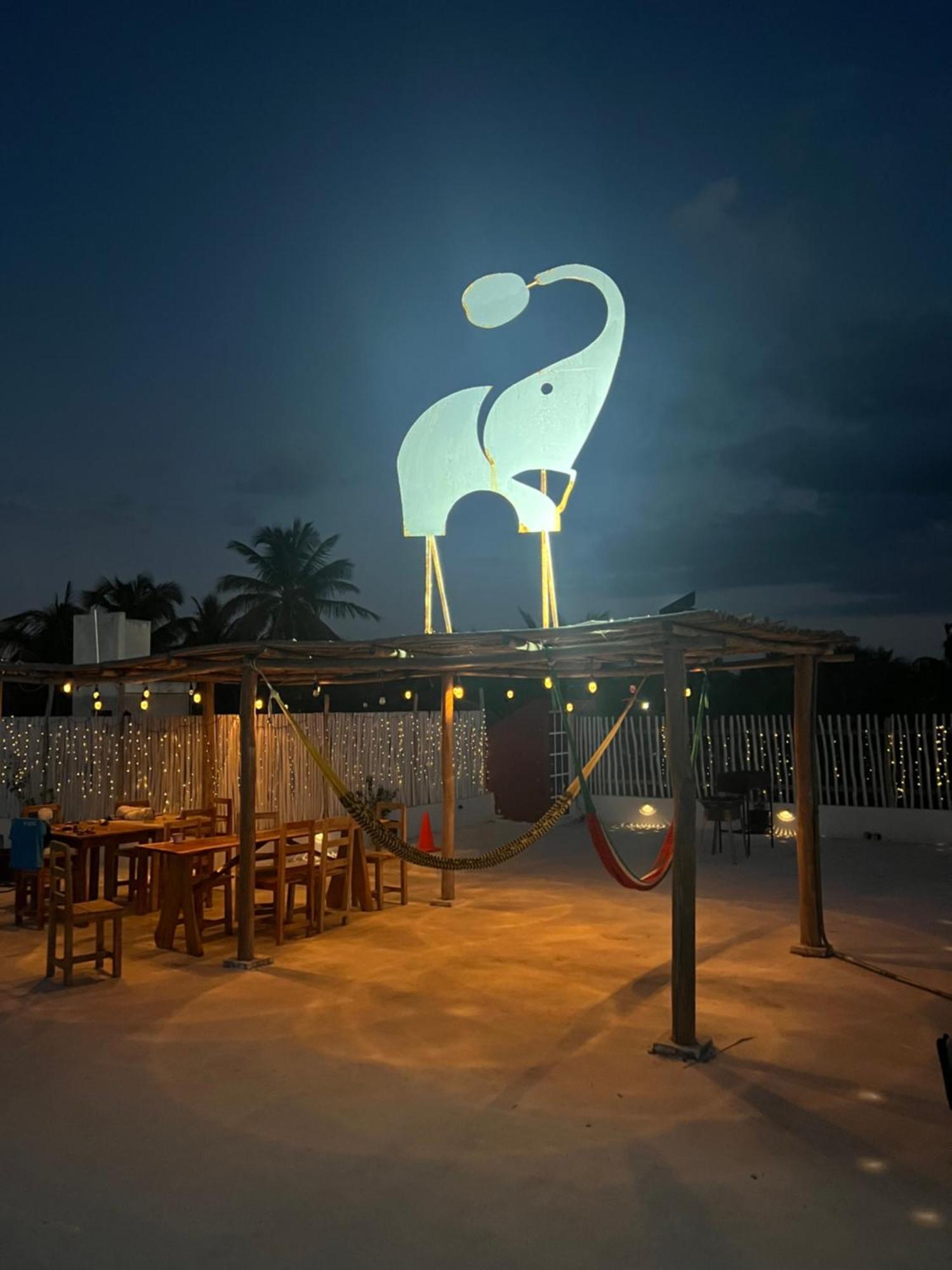 Casa Gajah Hotel Cuyo Dış mekan fotoğraf