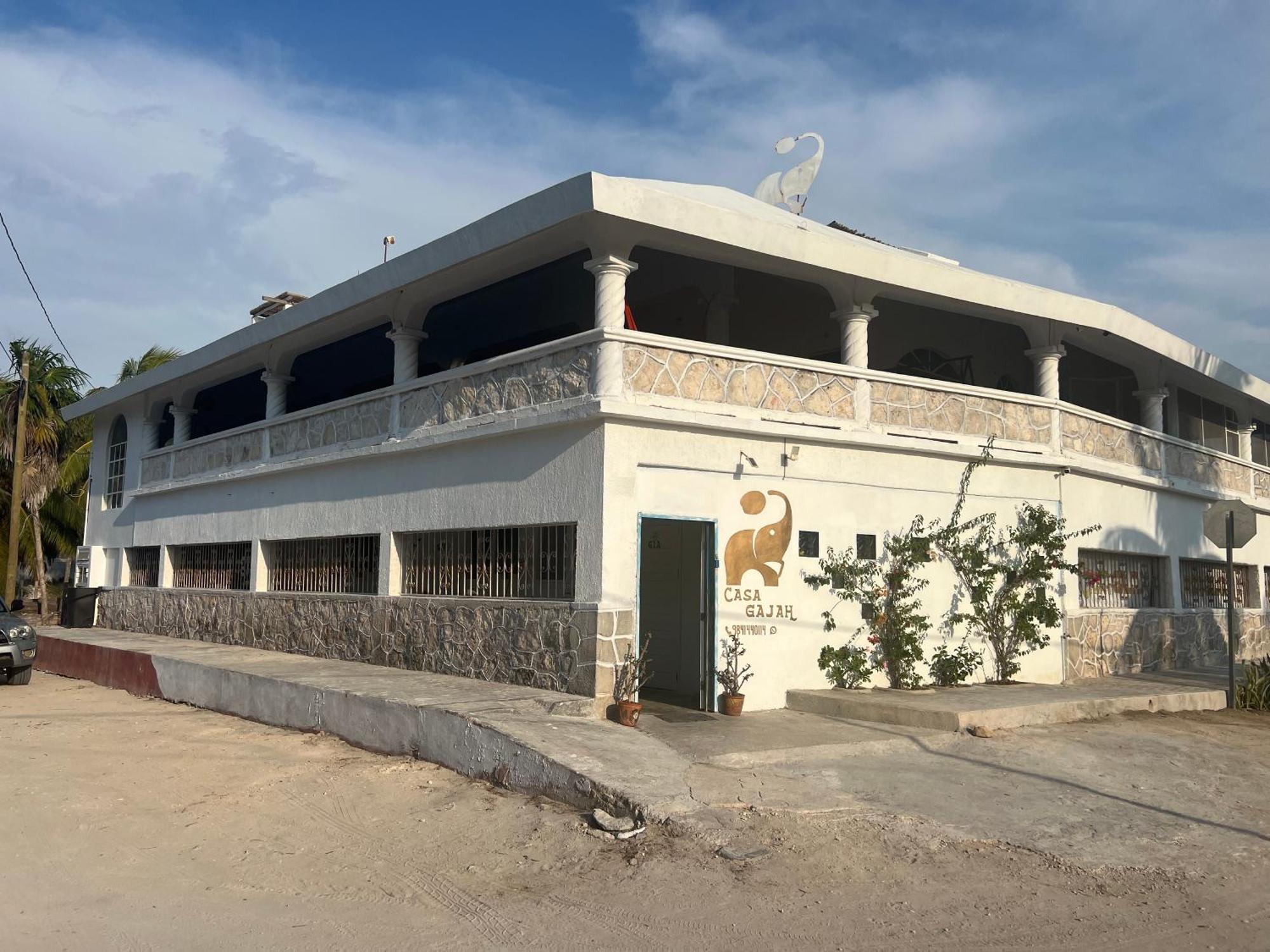Casa Gajah Hotel Cuyo Dış mekan fotoğraf