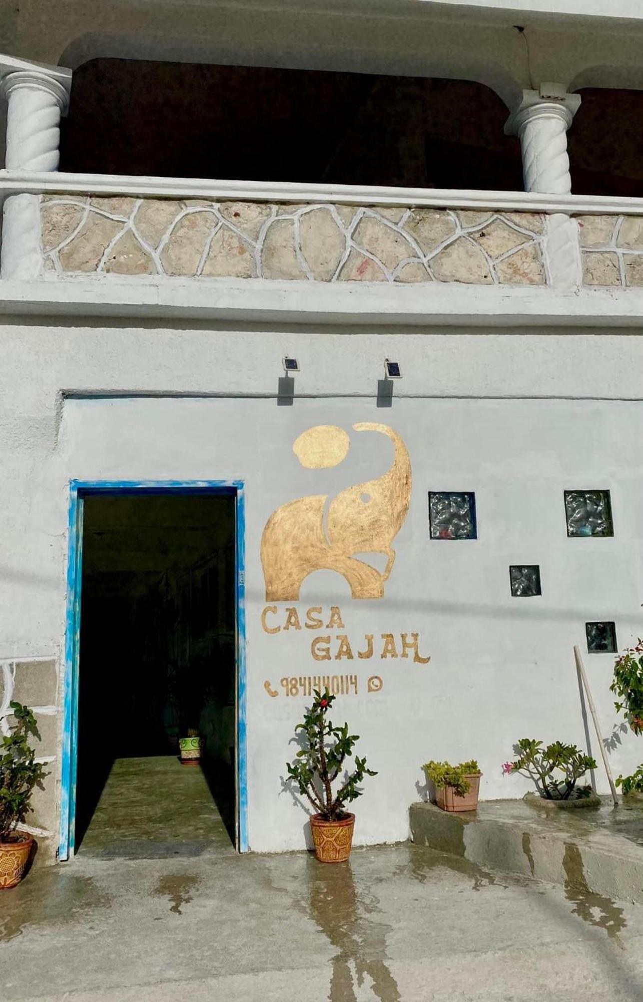 Casa Gajah Hotel Cuyo Dış mekan fotoğraf